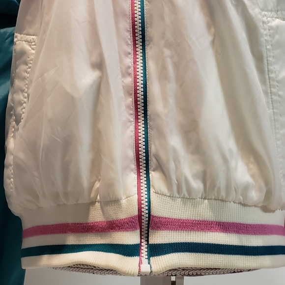 Lamode Windbreaker Jacket - Picture 4 of 5